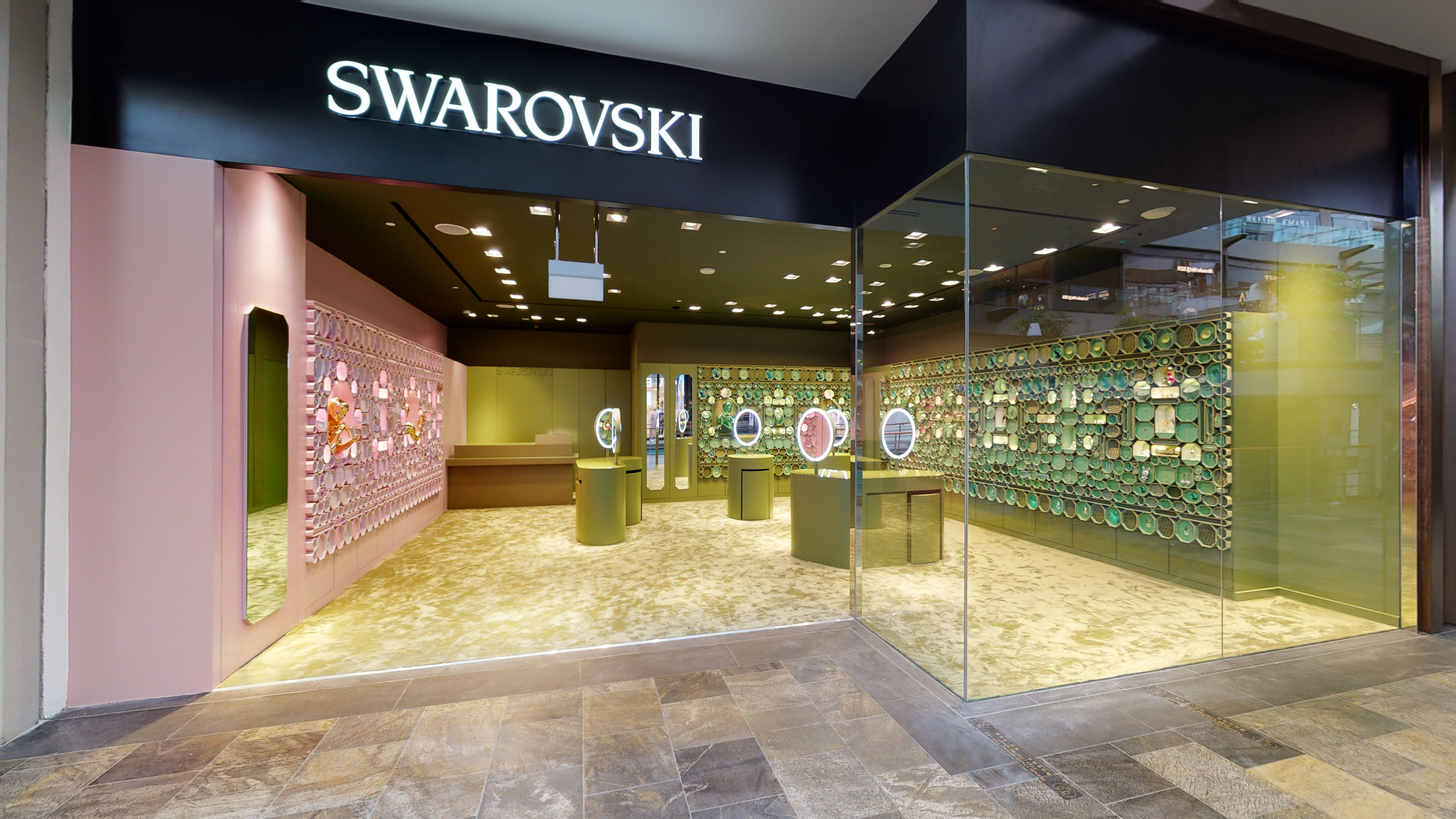 Swarovski Marina Bay Sands visual used for retail review